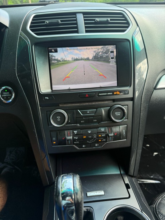 2016 Ford Explorer Image 26