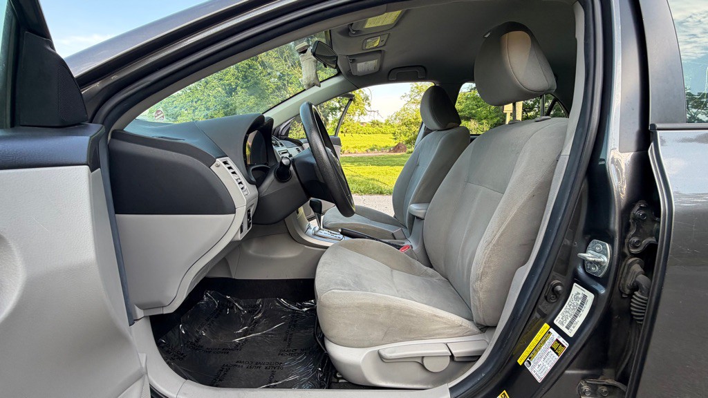 2012 Toyota Corolla Image 10
