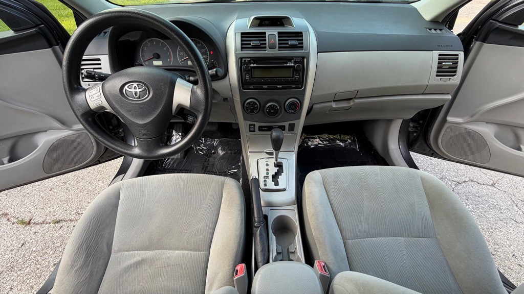 2012 Toyota Corolla Image 11