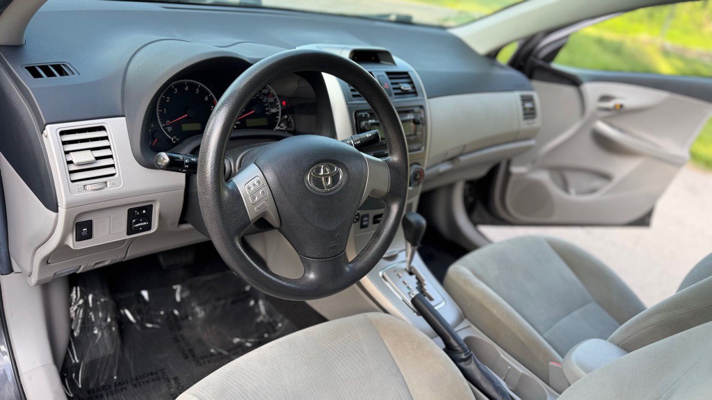 2012 Toyota Corolla Image 13