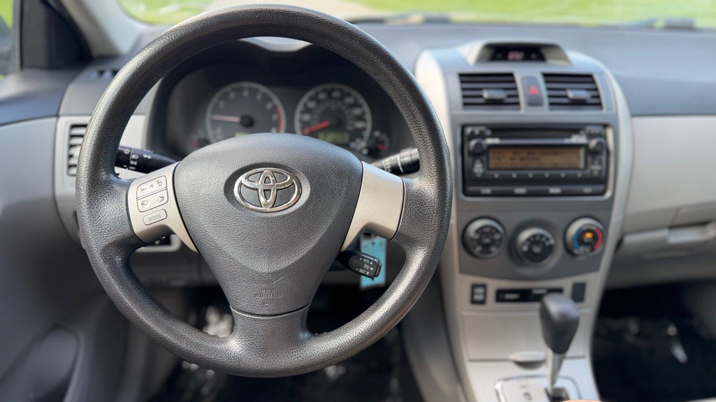 2012 Toyota Corolla Image 16
