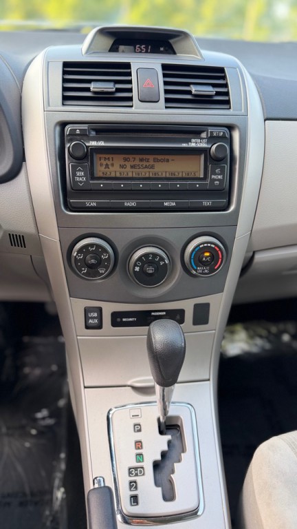 2012 Toyota Corolla Image 18