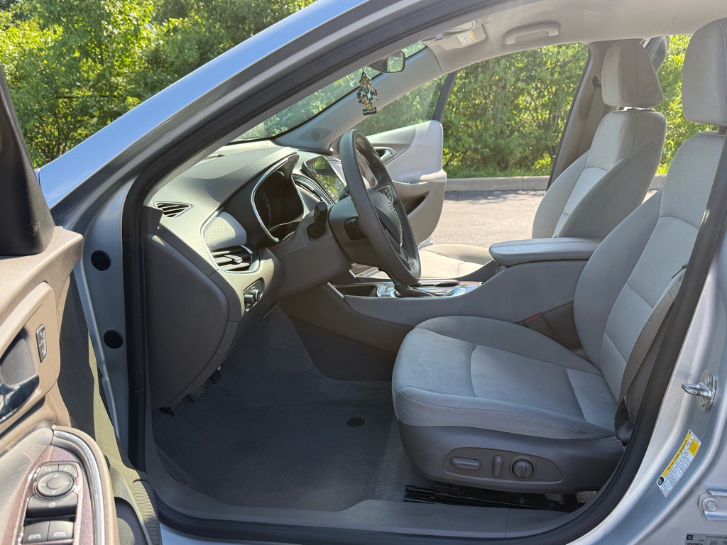 2019 Chevrolet Malibu Image 10