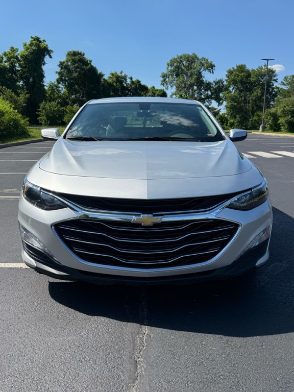 2019 Chevrolet Malibu Image 2
