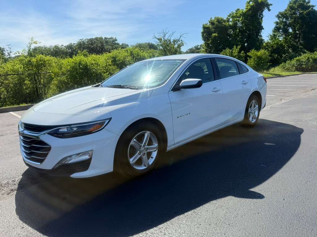 2023 Chevrolet Malibu Image 1