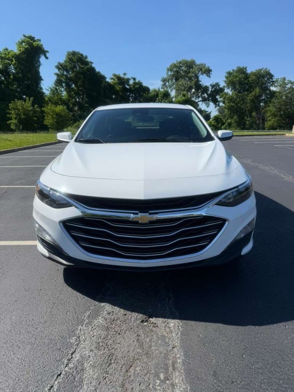 2023 Chevrolet Malibu Image 2