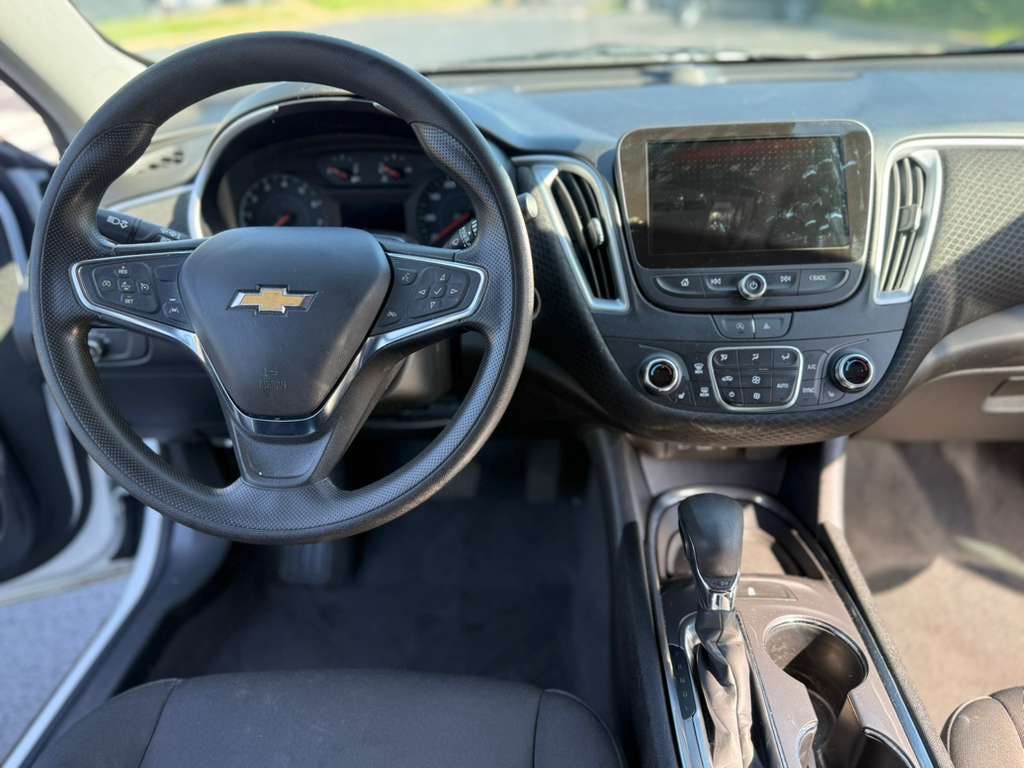 2023 Chevrolet Malibu Image 12