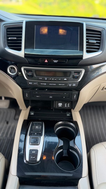 2016 Honda Pilot Image 18