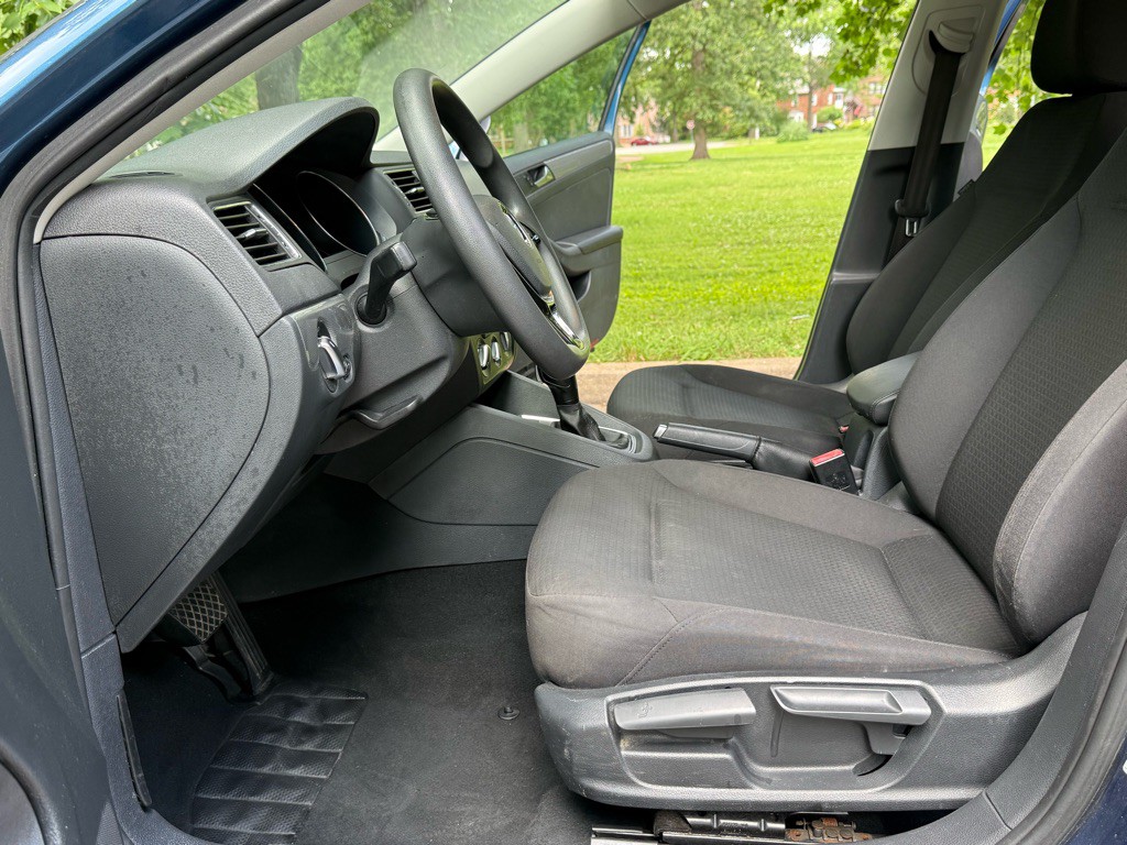 2016 Volkswagen Jetta Image 10