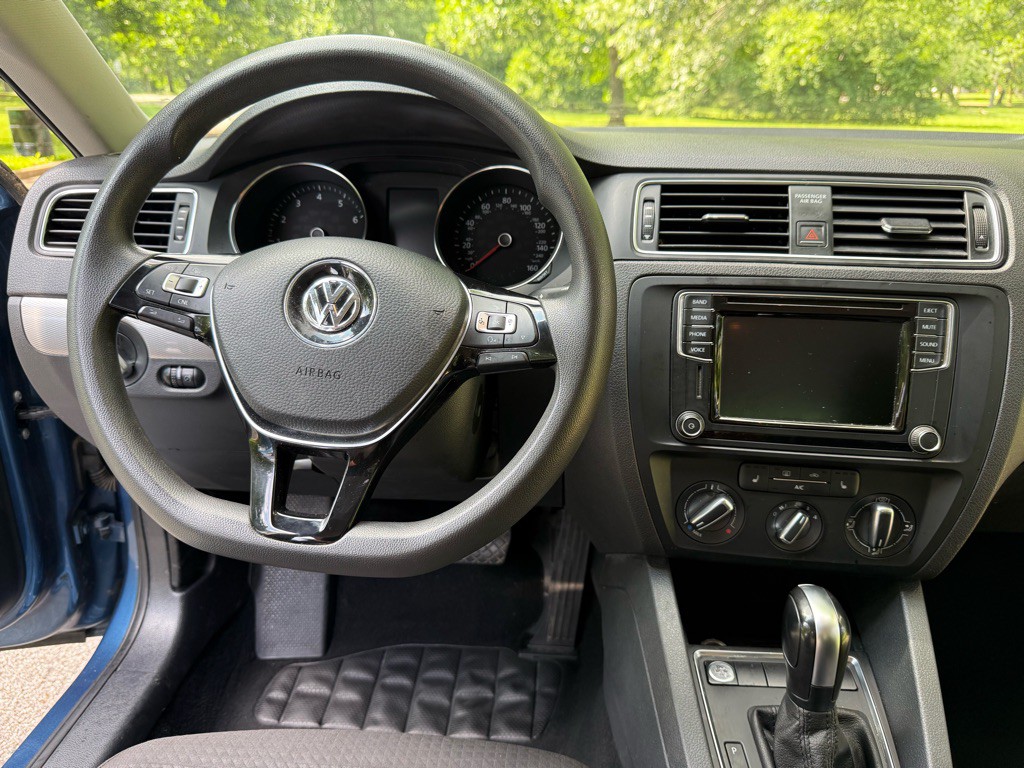 2016 Volkswagen Jetta Image 16