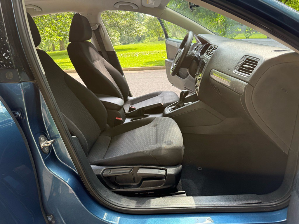 2016 Volkswagen Jetta Image 12