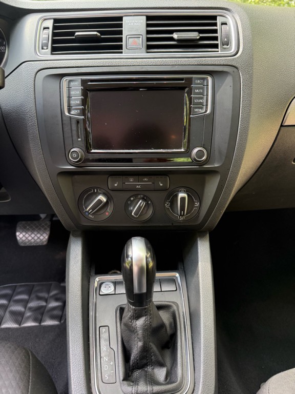 2016 Volkswagen Jetta Image 14