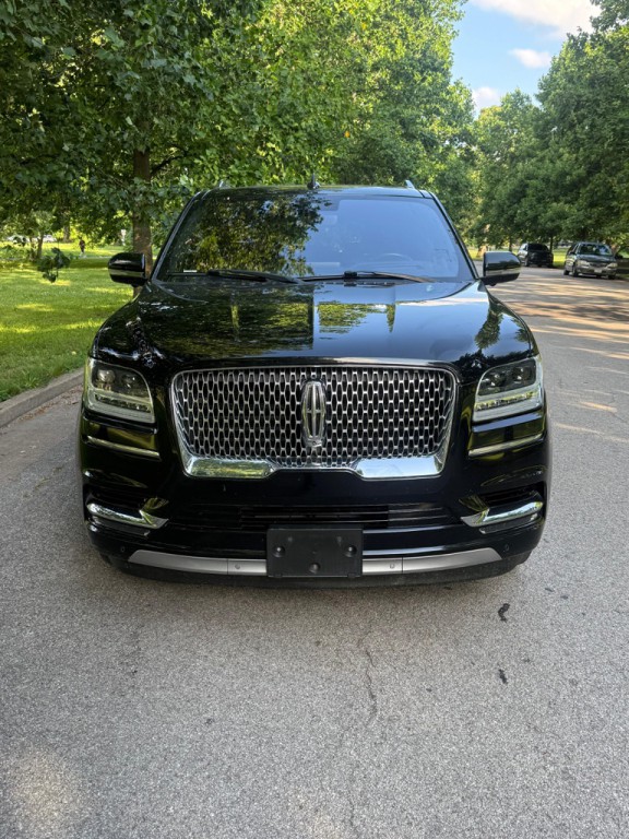 2018 Lincoln Navigator Image 2