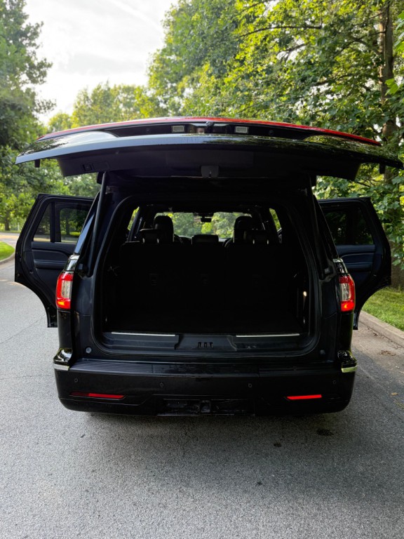2018 Lincoln Navigator Image 8