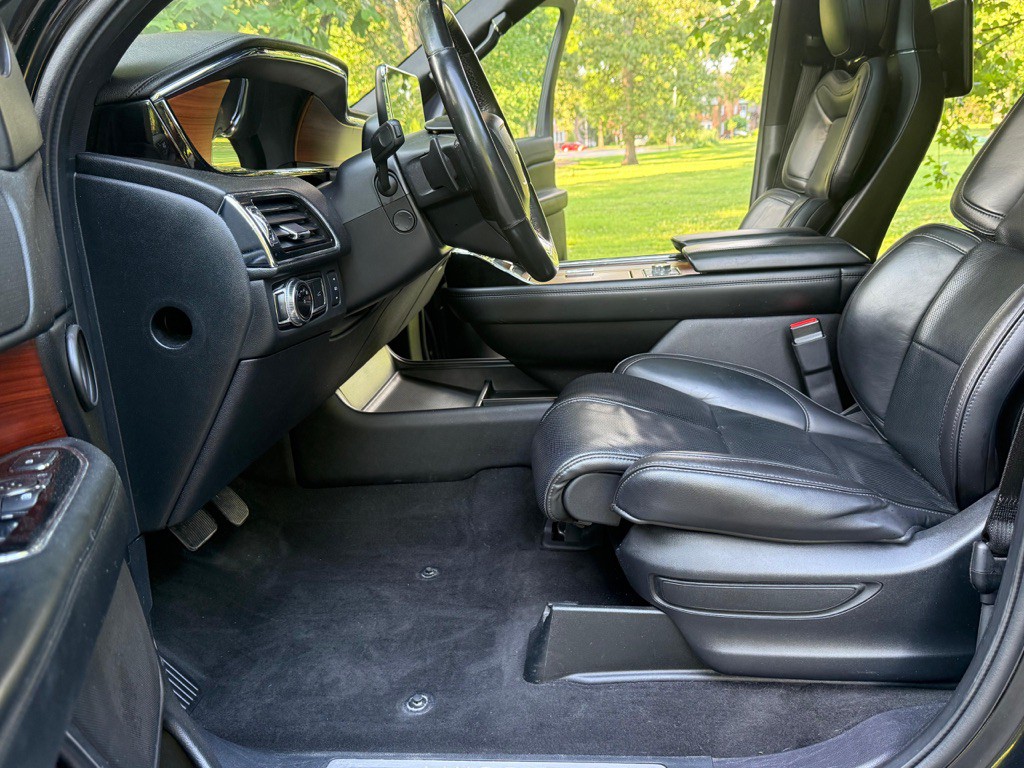 2018 Lincoln Navigator Image 9