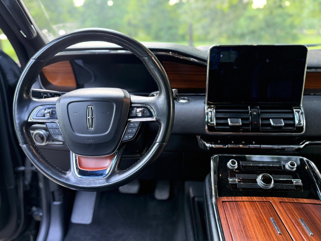 2018 Lincoln Navigator Image 12