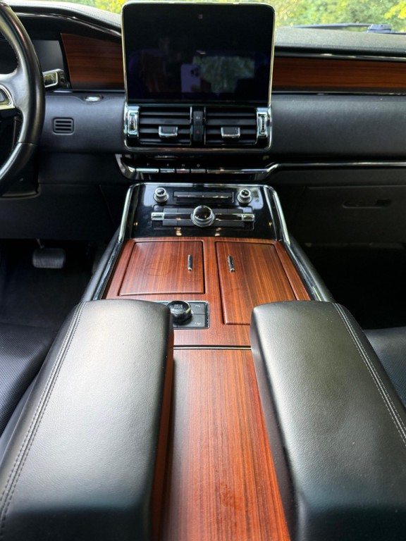 2018 Lincoln Navigator Image 17
