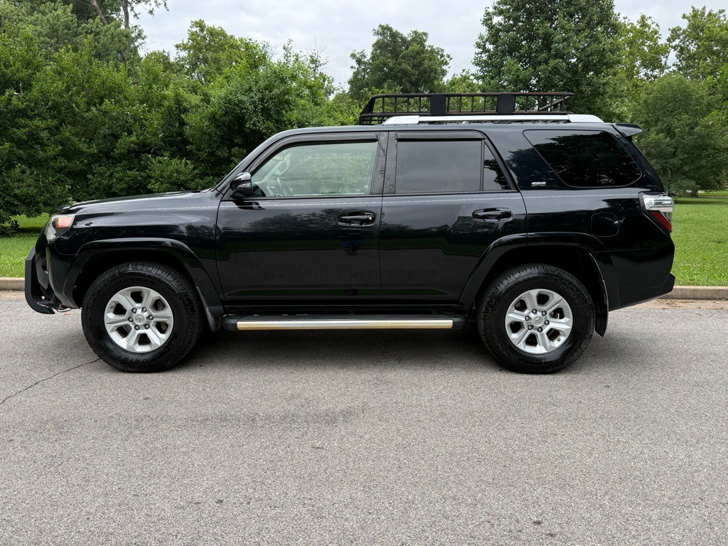 2016 Toyota 4Runner Image 3