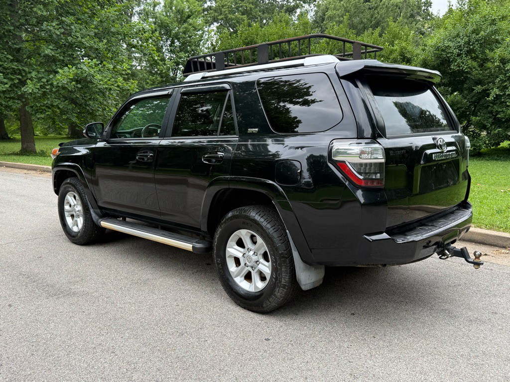 2016 Toyota 4Runner Image 9