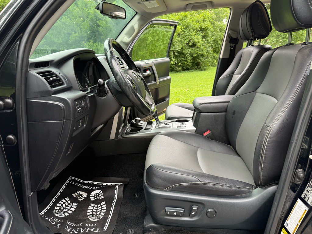2016 Toyota 4Runner Image 10