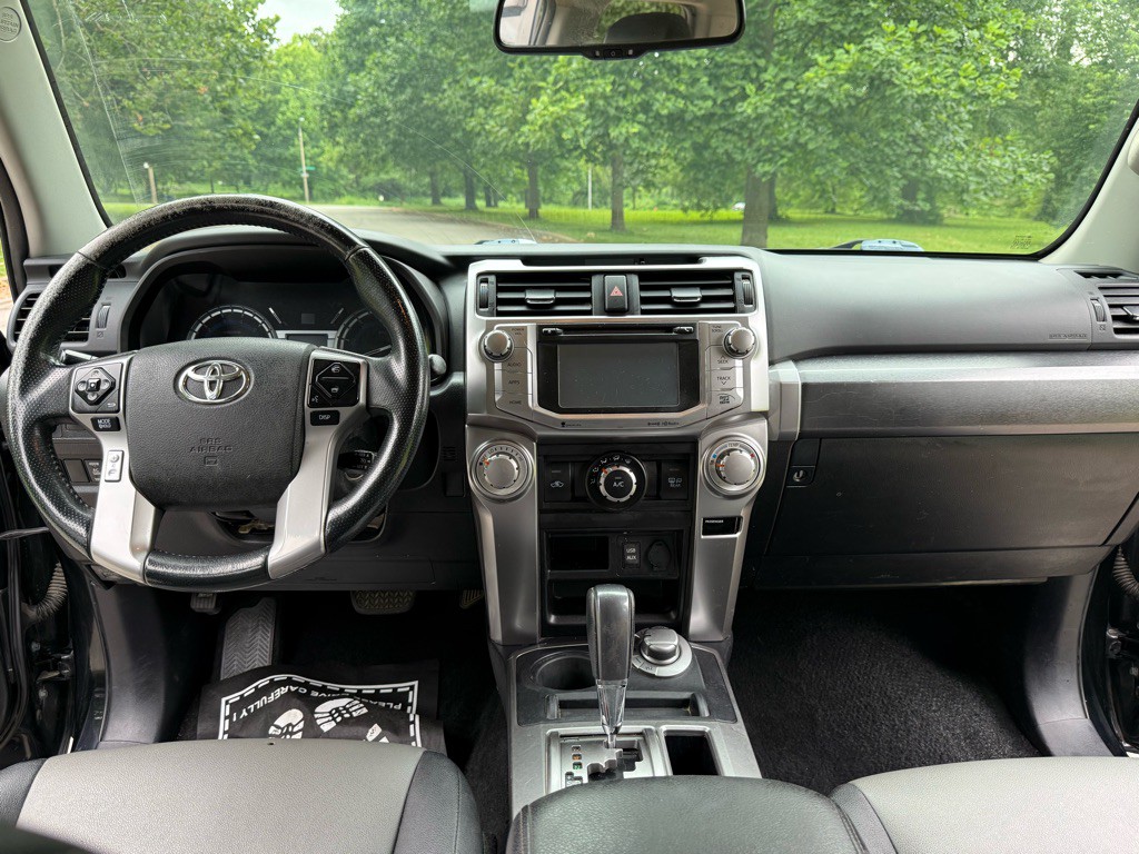 2016 Toyota 4Runner Image 11