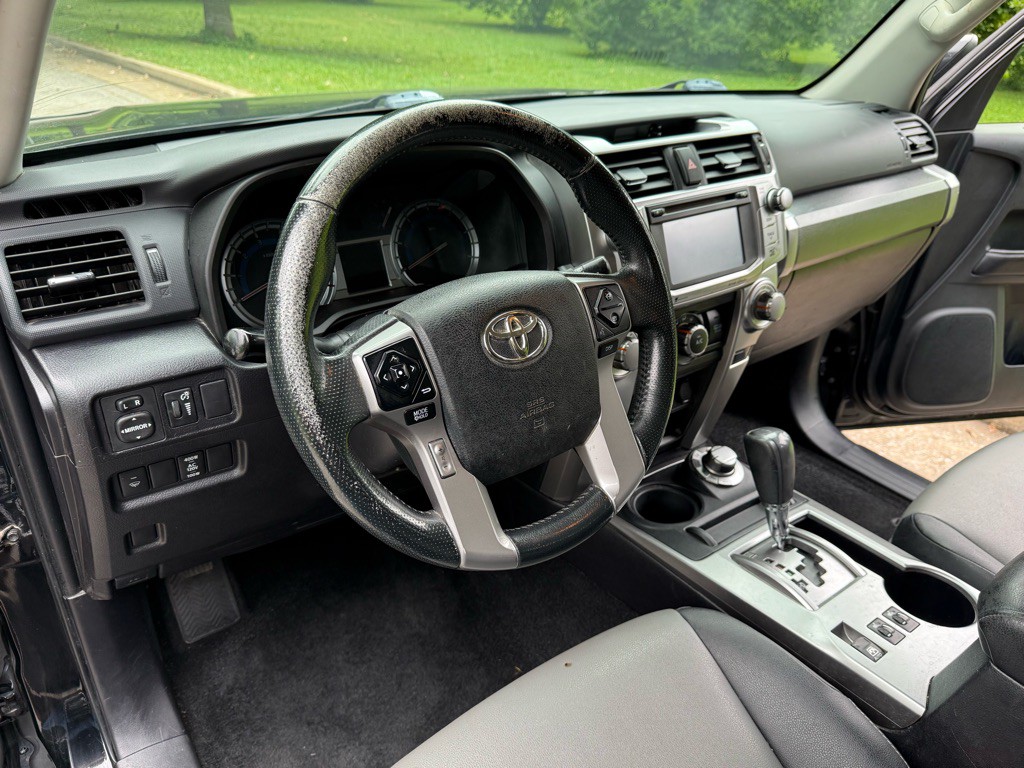 2016 Toyota 4Runner Image 13