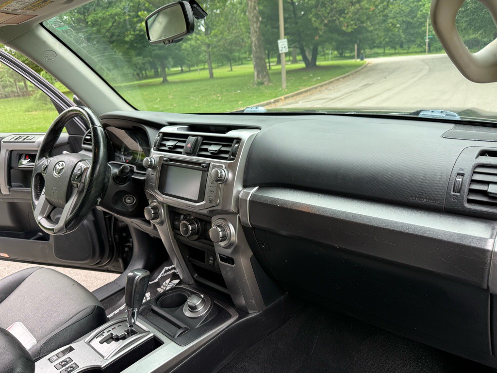 2016 Toyota 4Runner Image 15