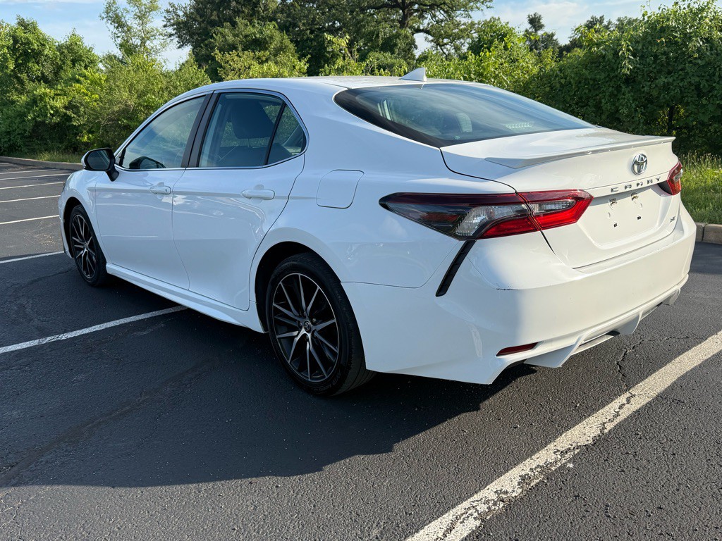 2021 Toyota Camry Image 9