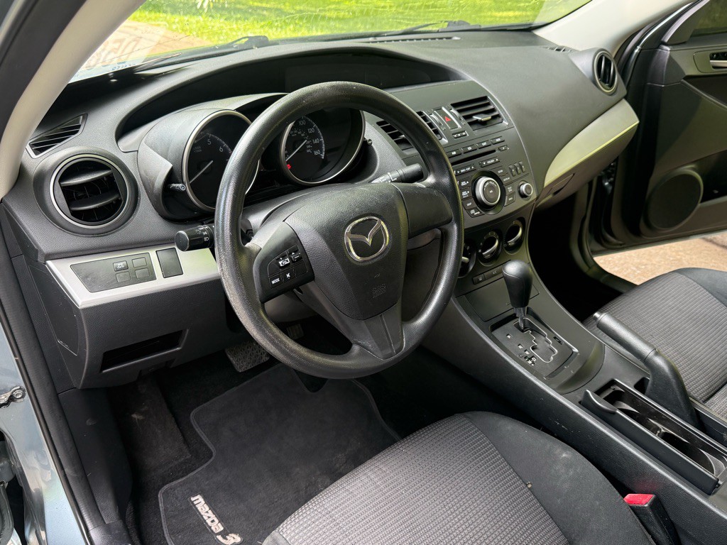 2013 Mazda Mazda3 Image 13