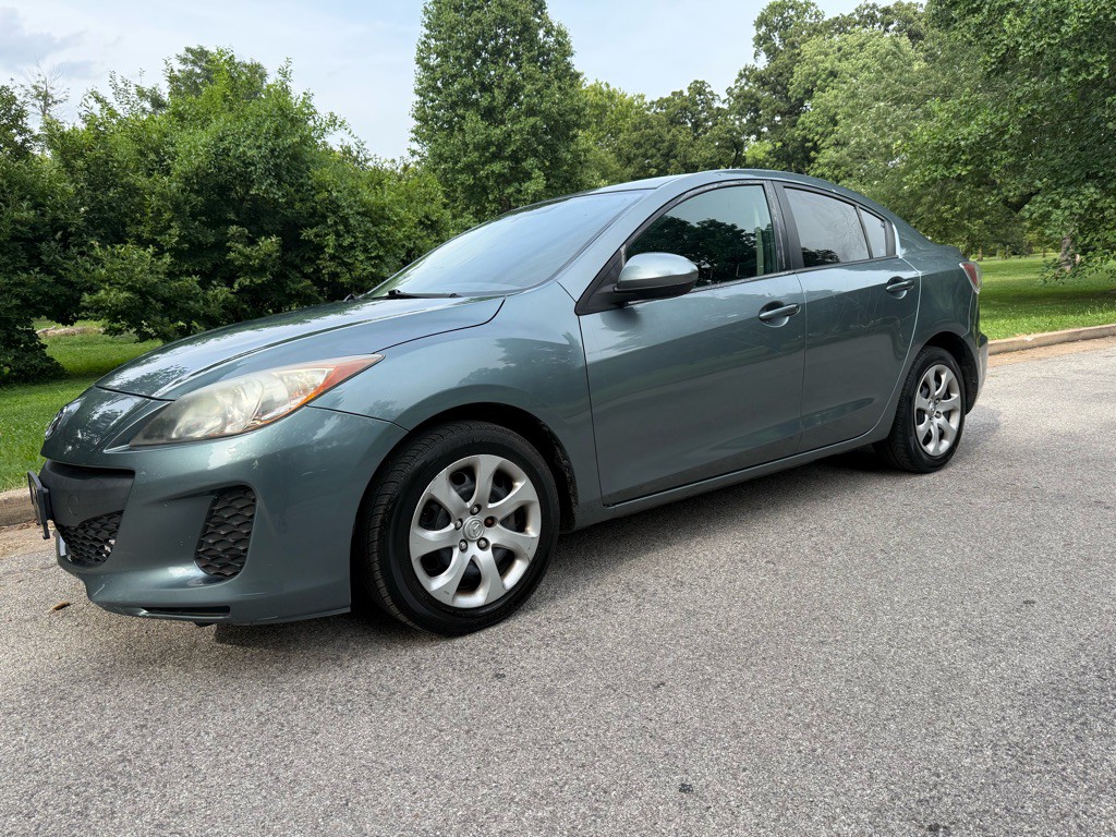 2013 Mazda Mazda3 Image 1