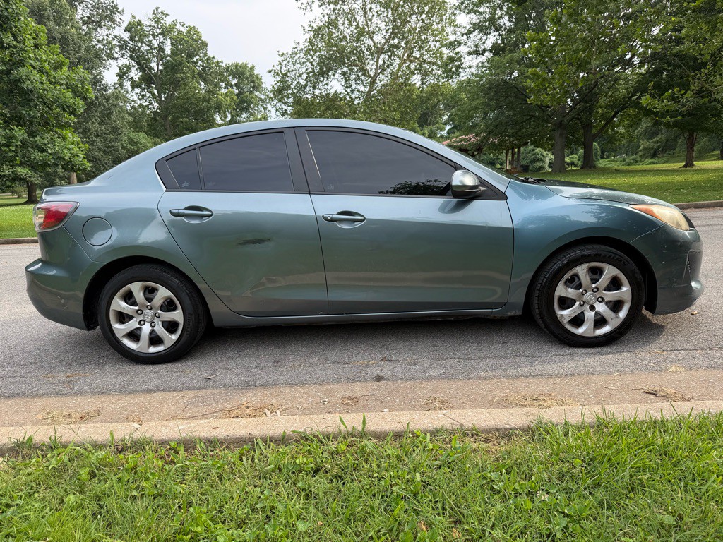 2013 Mazda Mazda3 Image 6