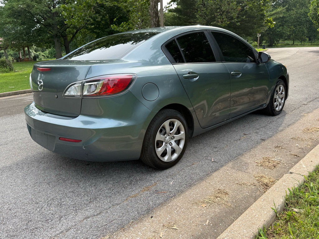 2013 Mazda Mazda3 Image 9
