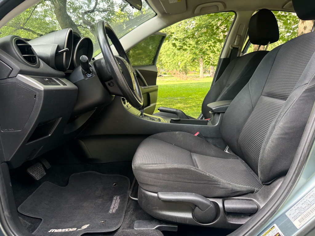 2013 Mazda Mazda3 Image 10