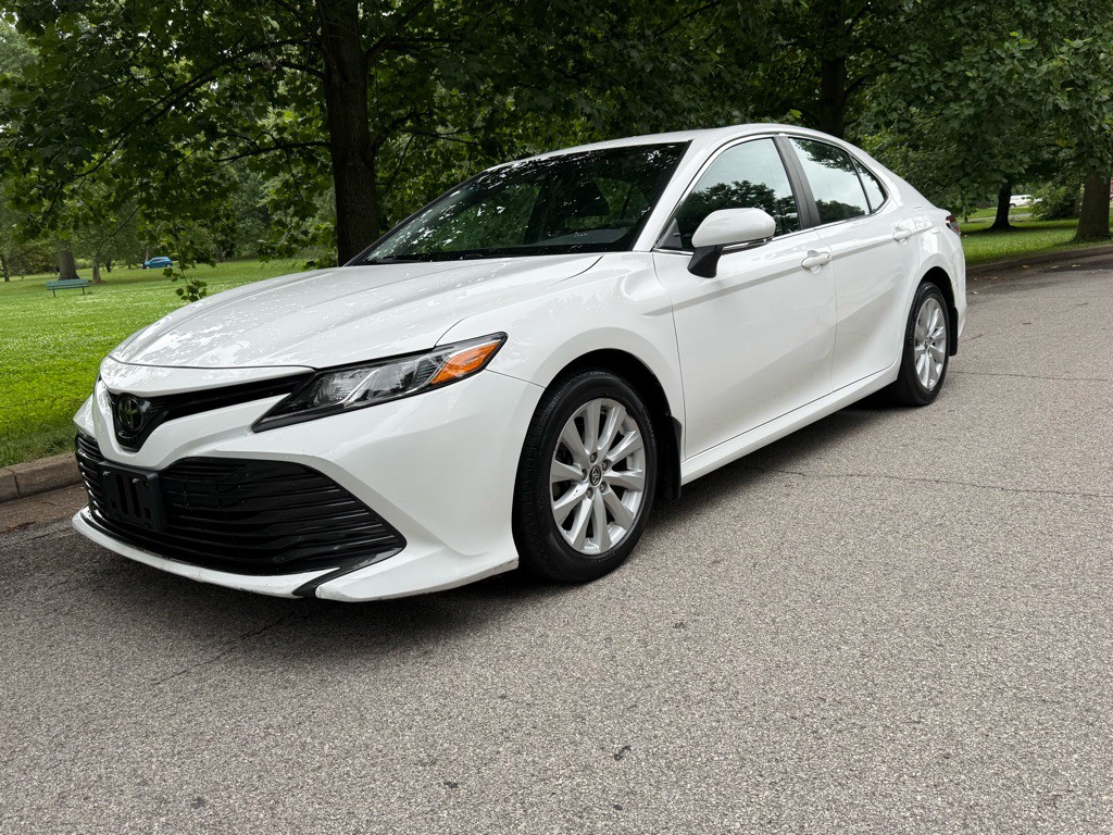 2018 Toyota Camry Image 1