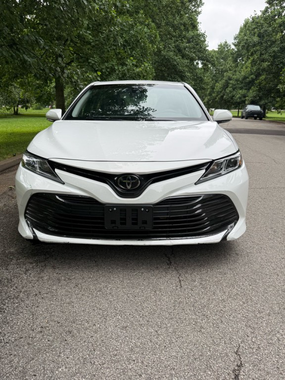 2018 Toyota Camry Image 2