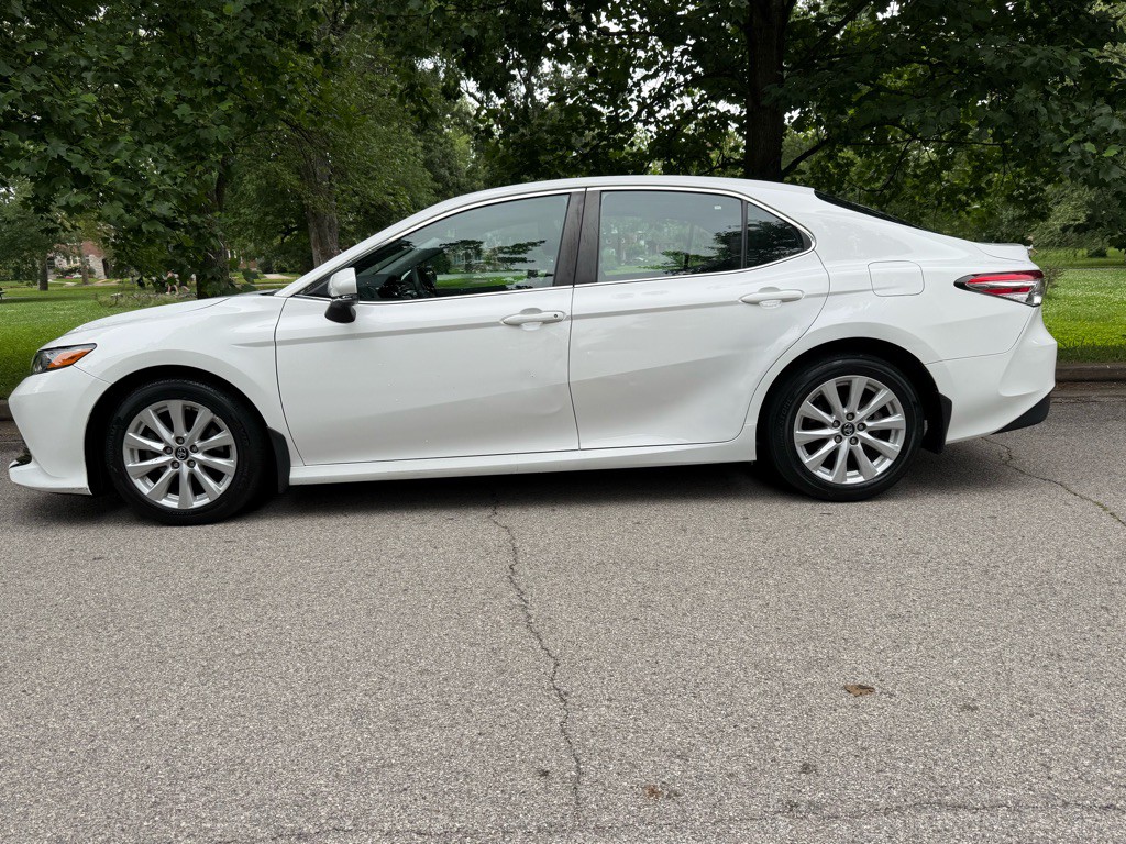 2018 Toyota Camry Image 3
