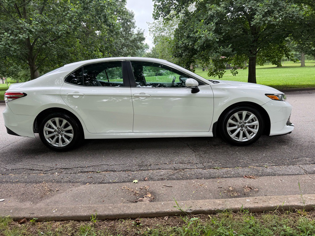 2018 Toyota Camry Image 6