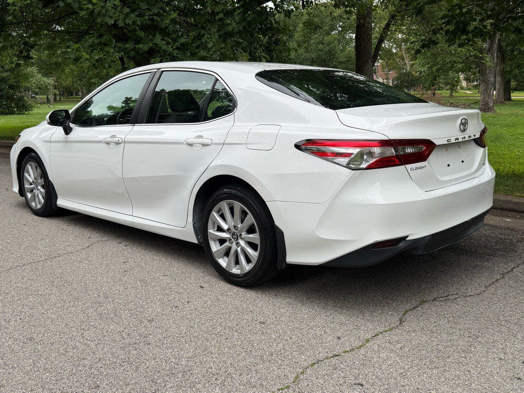 2018 Toyota Camry Image 9