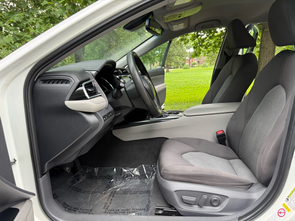 2018 Toyota Camry Image 10