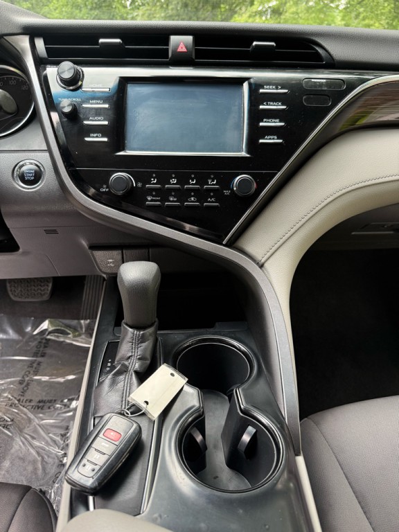 2018 Toyota Camry Image 14