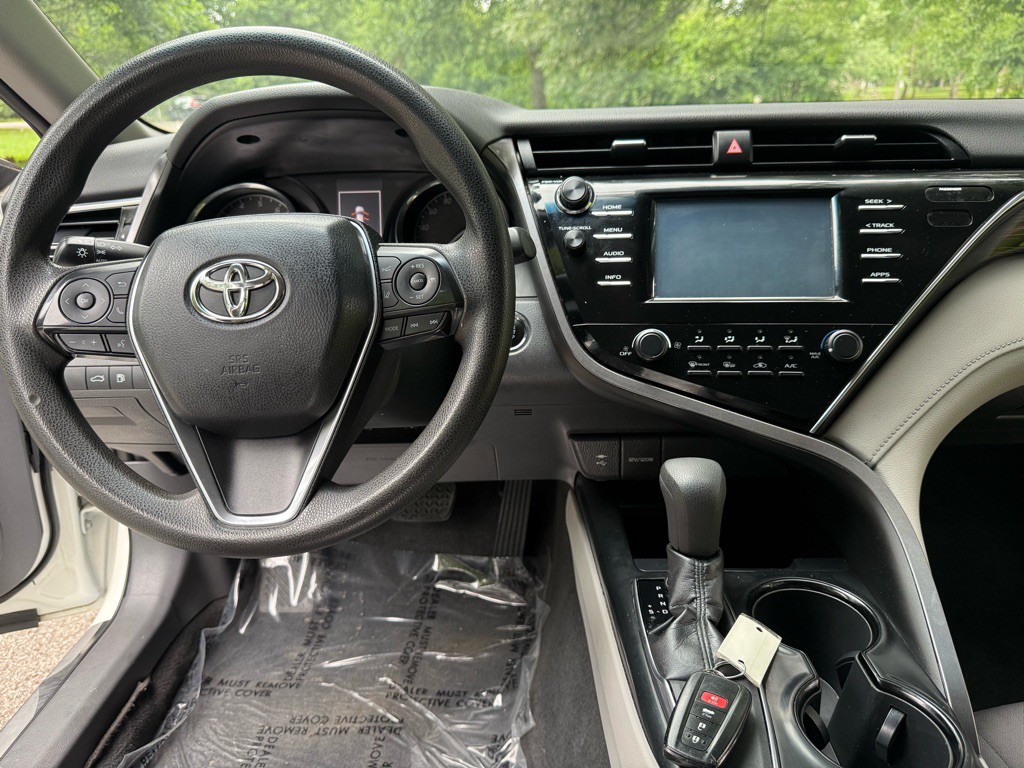2018 Toyota Camry Image 16