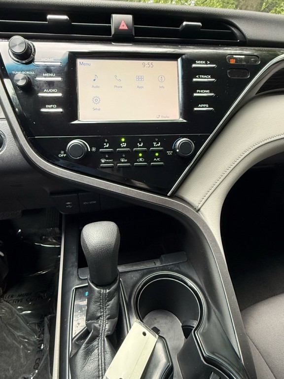 2018 Toyota Camry Image 18