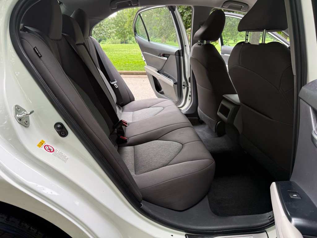 2018 Toyota Camry Image 20