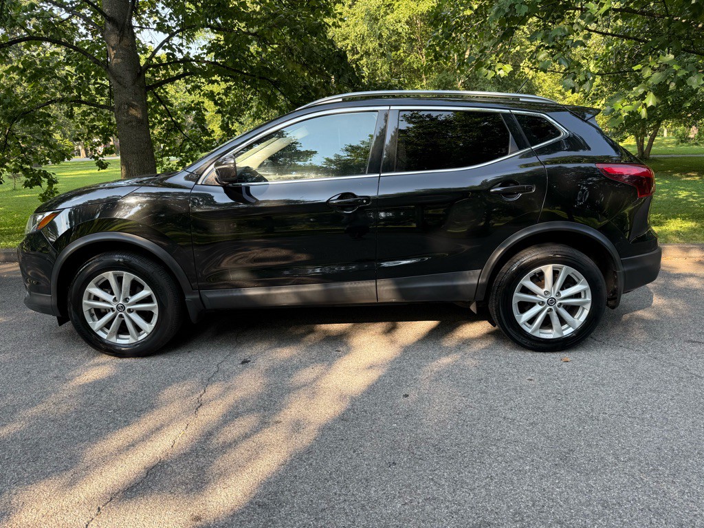 2019 Nissan Rogue Image 3