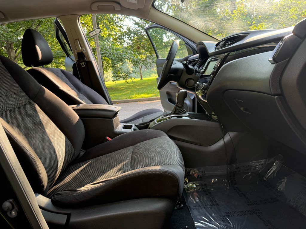 2019 Nissan Rogue Image 7