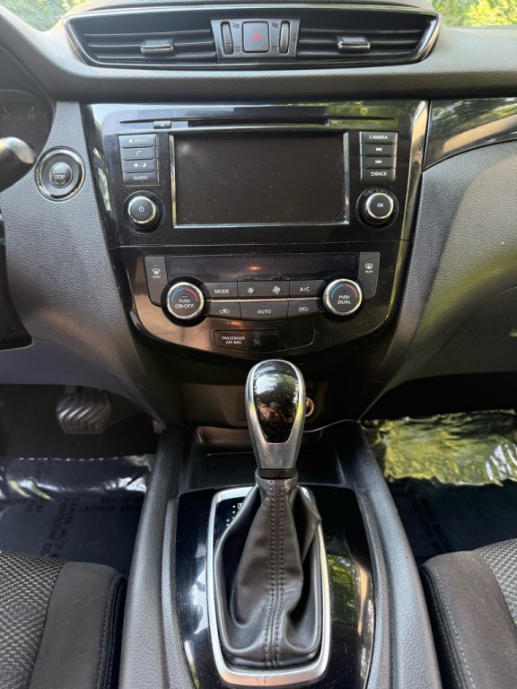 2019 Nissan Rogue Image 11