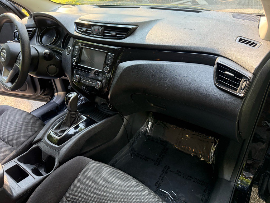 2019 Nissan Rogue Image 12