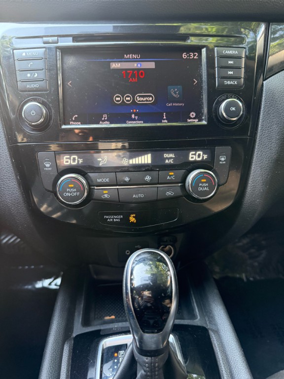 2019 Nissan Rogue Image 16