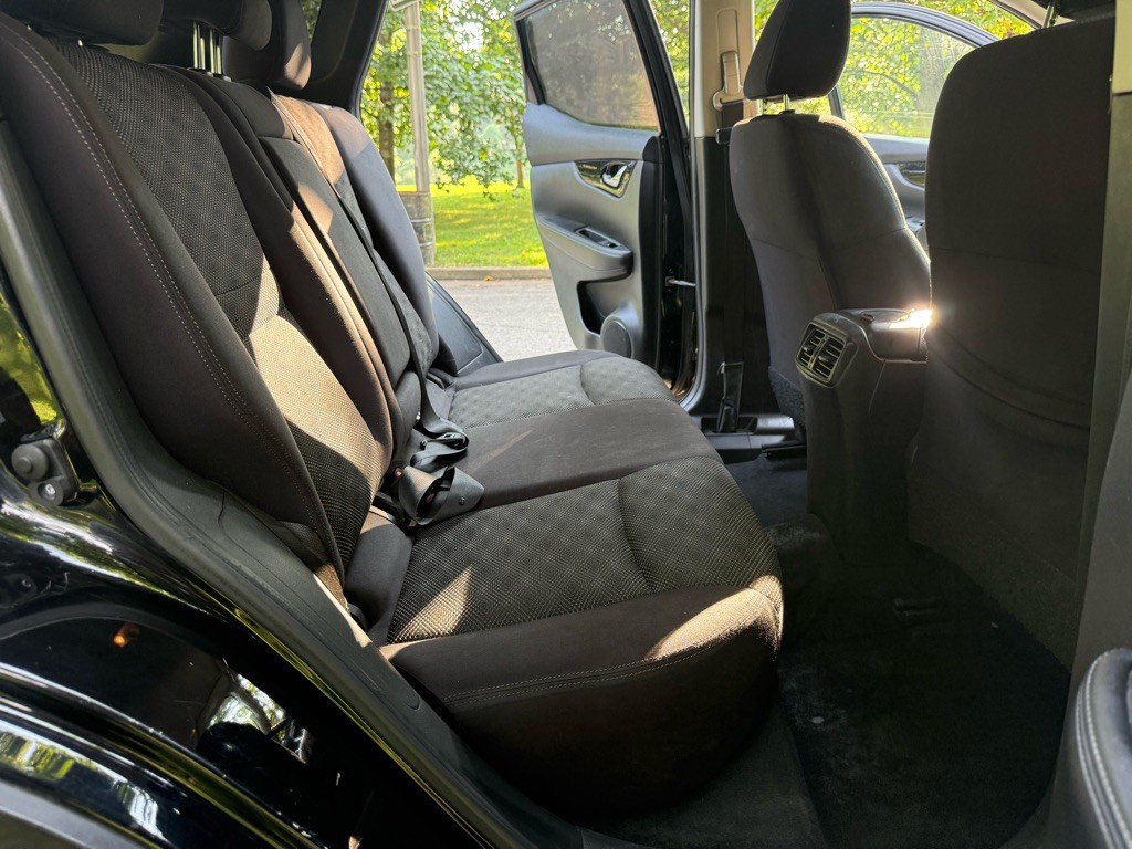 2019 Nissan Rogue Image 17
