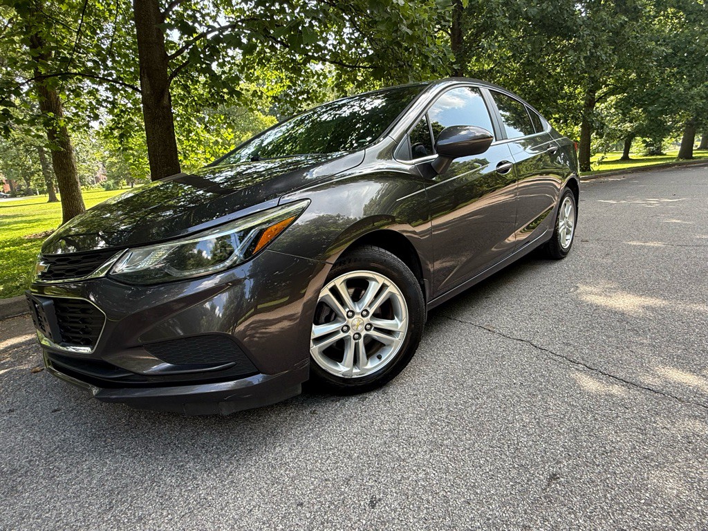 2017 Chevrolet Cruze Image 1